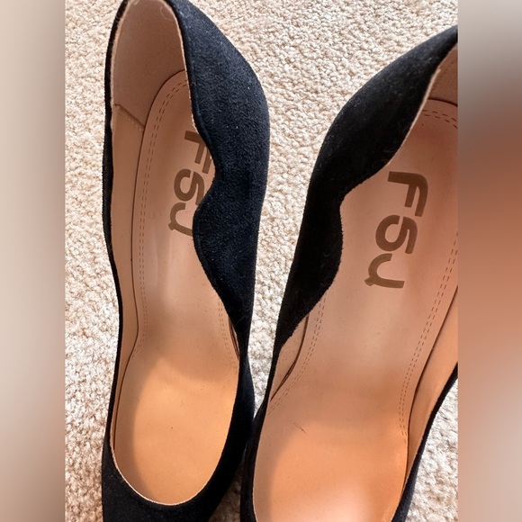 F5J Kitten Black Classic Heels - Picture 5 of 5